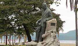 Santos - Santos-SP-Monumento de Vicente de Carvalho no Jardim da Orla-Foto:DIEGO BRIGIDO