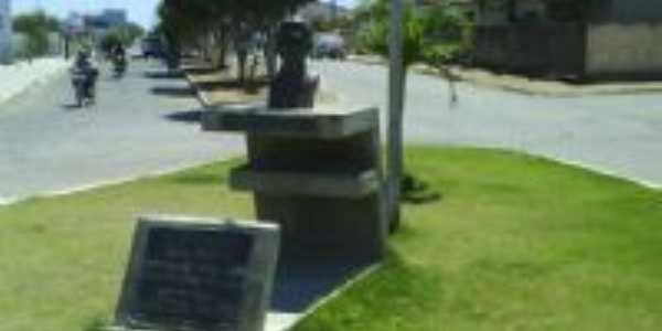 Monumento Dr. Eliel Martins, Por Nelma Santiago