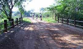 Suinana - Suinana-SP-Ponte Crrego dos Macacos-Foto:Amauri Jos Granzotto