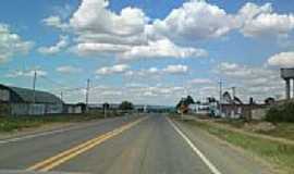 Ribeira do Pombal - Rodovia cruzando a cidade de Ribeira do Pombal-BA-Foto:Andre L. S. Lacerda