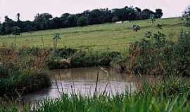 Tabatinga - Tabatinga-SP-Lagoa na beira da estrada-Foto:PRADO-BR2