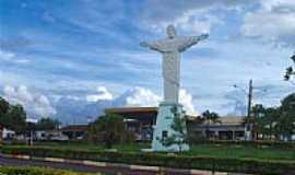 Tagua - Cristo no trevo de entrada de Taguai por krd_sde