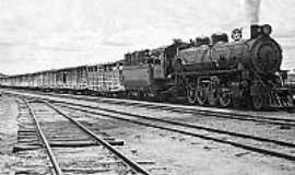 Tup - Tup-SP-Locomotiva no incio dos anos 1960-Foto:Eduardo da Silva Marques,postada porEduardo Dantas