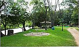 Valentim Gentil - Chals na beira do rio no Parque Eco-Turstico em Valentim Gentil-SP
