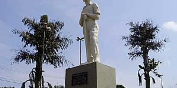 Vinhedo-SP-Monumento ao Heri Imigrante-Foto:Carlos Fante