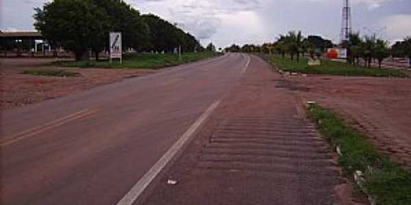 Aliana do Tocantins-TO-Rodovia BR-153 na cidade-Foto:pt.wikipedia.org