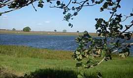 Lagoa da Canoa - Lagoa da Canoa-AL-Lagoa que deu o nome ao Municpio-Foto:oliveira.clebson