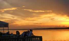 Araguatins - Turistas apreciando o pôr do sol no majestoso Rio Araguaia, Por Luiz Otávio