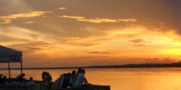 Turistas apreciando o pr do sol no majestoso Rio Araguaia, Por Luiz Otvio