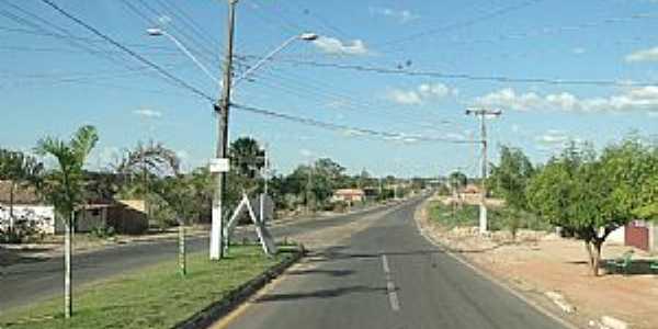 Axix do Tocantins-TO-Avenida de entrada da cidade-Foto:Caio Graco Machado