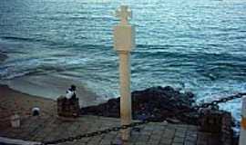 Salvador - 
Marco:Obelisco com a cruz simbolo de Portugal-Porto da Barra
em Salvador-BA-Foto:Otavio Neves Cardoso