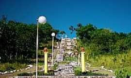 Paraso do Tocantins - Escadaria para Serra do Estrondo em Paraiso-Foto:Rodrigo Goncalves Lu