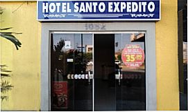 Hotel Santo Expedito em Santa Quit�ria, CE