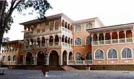 Hotis em UberabaMGCASA DO FOLCLORE HOTEL em Uberaba