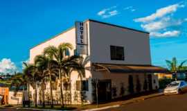 Pousadas em JataGOHotel Pousada Califrnia em Jata