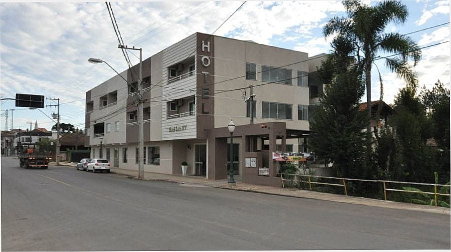 Hotel Luiz XV - Irati | Férias