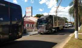 Pousadas em CajuruSPDikas Hotel Pousada em Cajuru