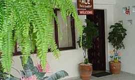 Ace Bed and Breakfast - Pousada Urbana